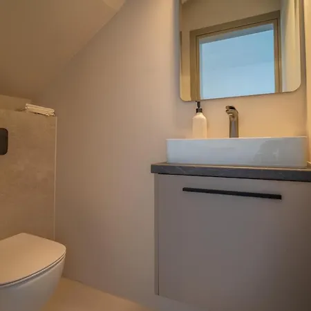 Moderne Designer-maisonette 2 Schlafzimmer Eigene Terrasse Mit Grilltisch Und Fitnessbereich Daire *