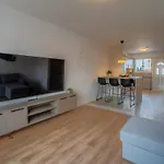 Moderne Designer-maisonette 2 Schlafzimmer Eigene Terrasse Mit Grilltisch Und Fitnessbereich * Klorakas