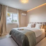 Moderne Designer-maisonette 2 Schlafzimmer Eigene Terrasse Mit Grilltisch Und Fitnessbereich Apartment Klorakas