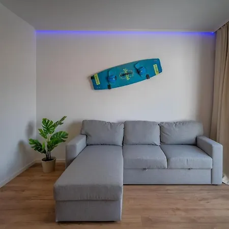 Moderne Designer-maisonette 2 Schlafzimmer Eigene Terrasse Mit Grilltisch Und Fitnessbereich Aglantzia