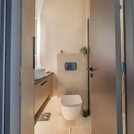 Moderne Designer-maisonette 2 Schlafzimmer Eigene Terrasse Mit Grilltisch Und Fitnessbereich Apartament Aglantzia