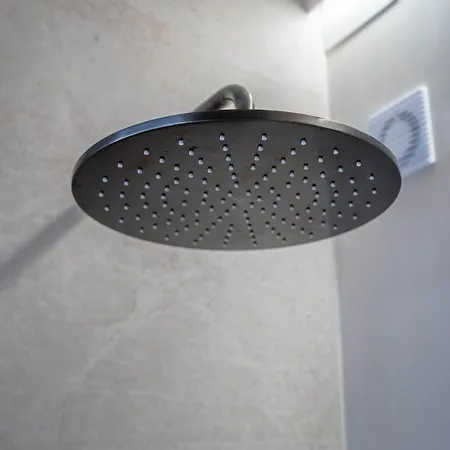 Apartament Moderne Designer-maisonette 2 Schlafzimmer Eigene Terrasse Mit Grilltisch Und Fitnessbereich Aglantzia