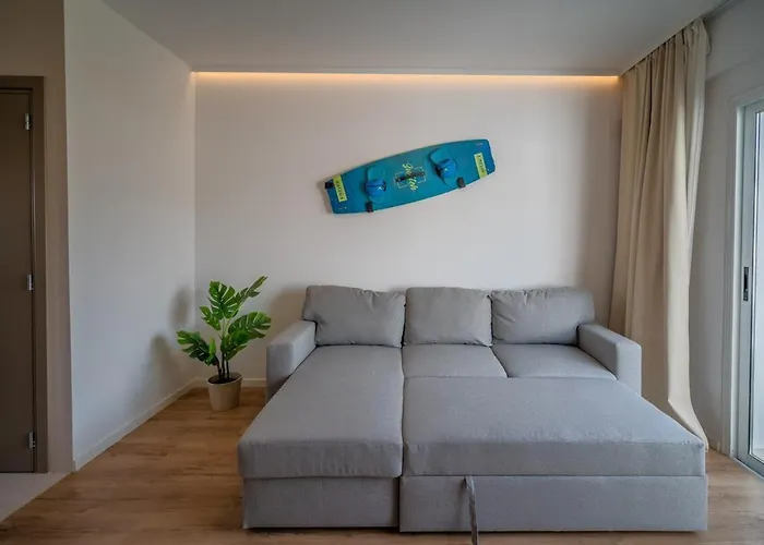 Moderne Designer-maisonette 2 Schlafzimmer Eigene Terrasse Mit Grilltisch Und Fitnessbereich *