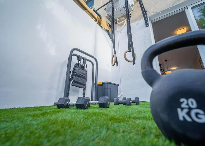 Moderne Designer-maisonette 2 Schlafzimmer Eigene Terrasse Mit Grilltisch Und Fitnessbereich Lägenhet *