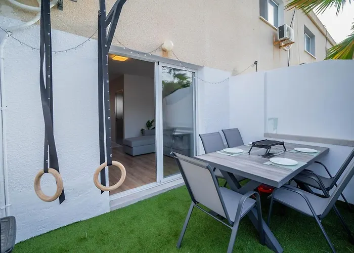 Lägenhet Moderne Designer-maisonette 2 Schlafzimmer Eigene Terrasse Mit Grilltisch Und Fitnessbereich