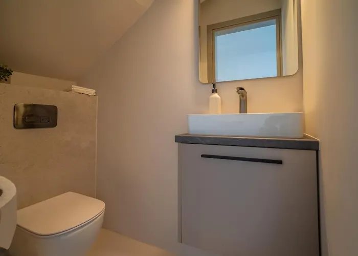 Moderne Designer-maisonette 2 Schlafzimmer Eigene Terrasse Mit Grilltisch Und Fitnessbereich Lägenhet *