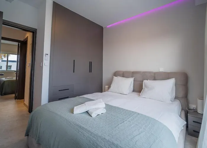 Lägenhet Moderne Designer-maisonette 2 Schlafzimmer Eigene Terrasse Mit Grilltisch Und Fitnessbereich *